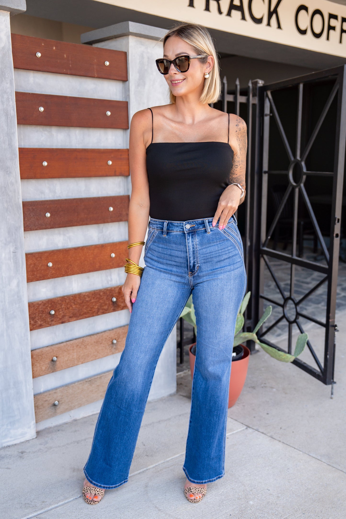 The Stuer Flares in Medium