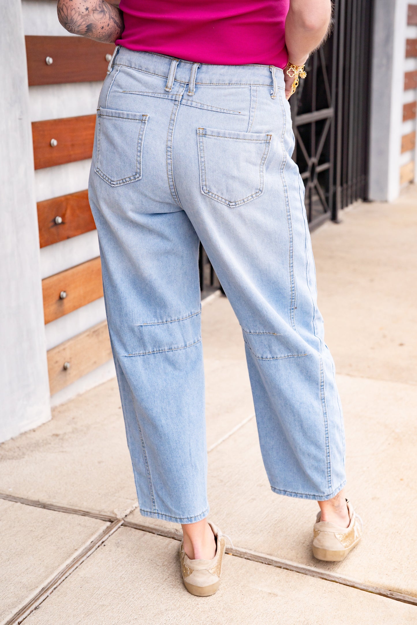 The Buckley Barrel Jeans in Light