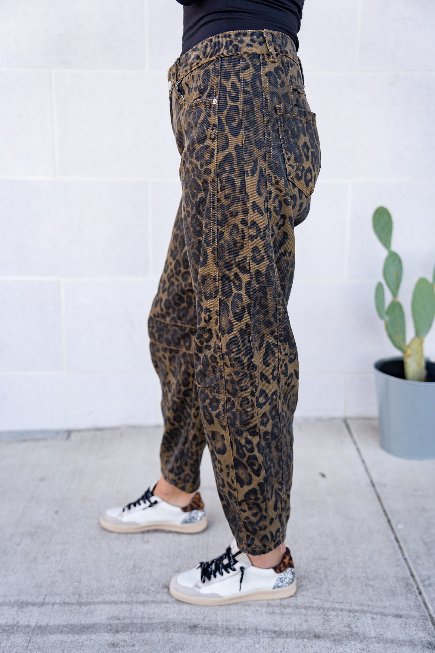 The Buckley Barrel Jeans in Leo