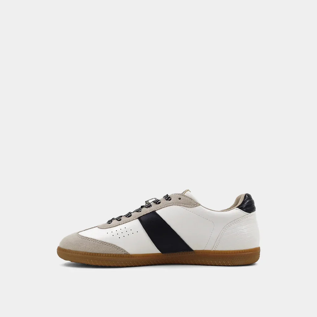 The B&W Sydney Sneaks