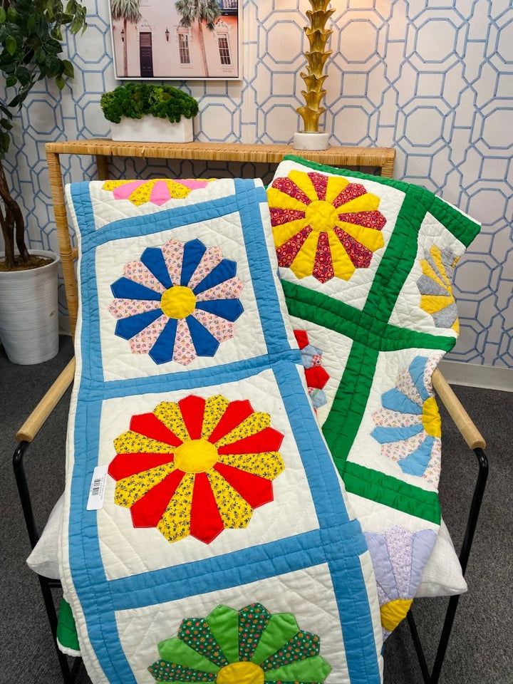 The Dresden Full Quilt- 2 Colors