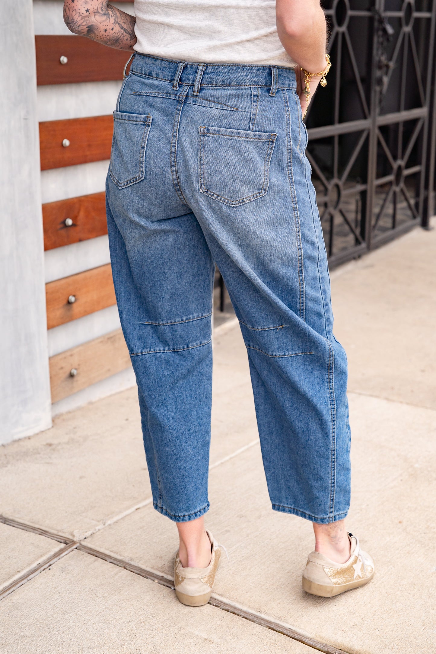 The Buckley Barrel Jeans in Medium