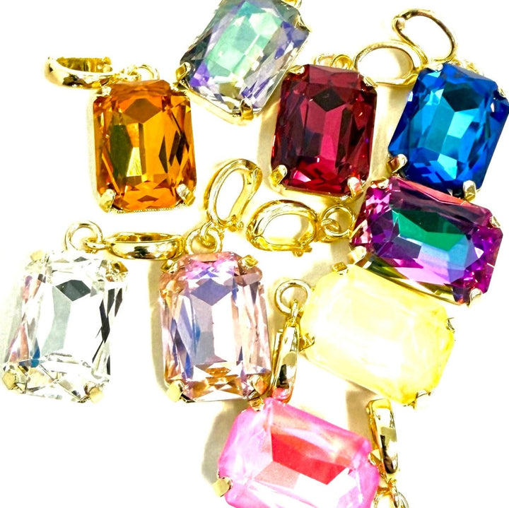 The Magic Mini Queen Charm
