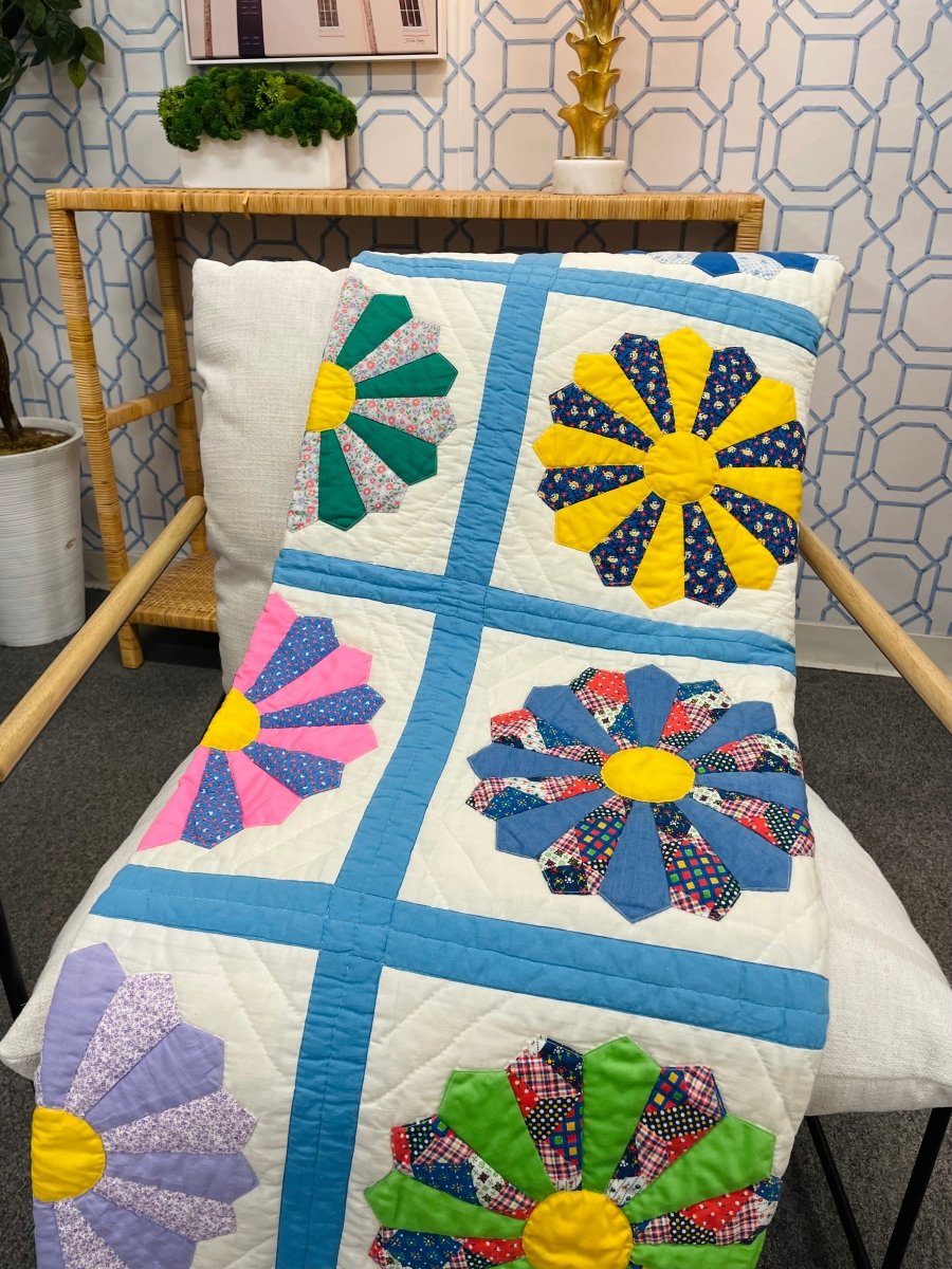 The Dresden Full Quilt- 2 Colors