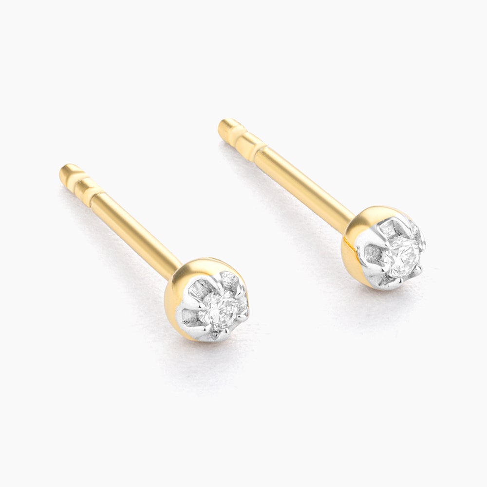 ES Ala Stud Earrings