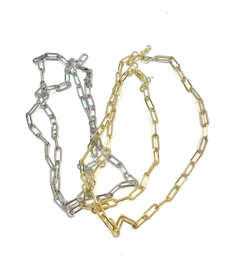 The Textured Clip Chain- 2 Colors