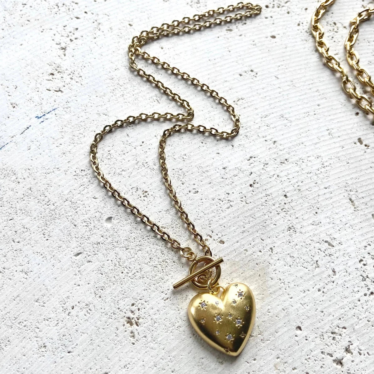 The Sparkly Heart Necklace