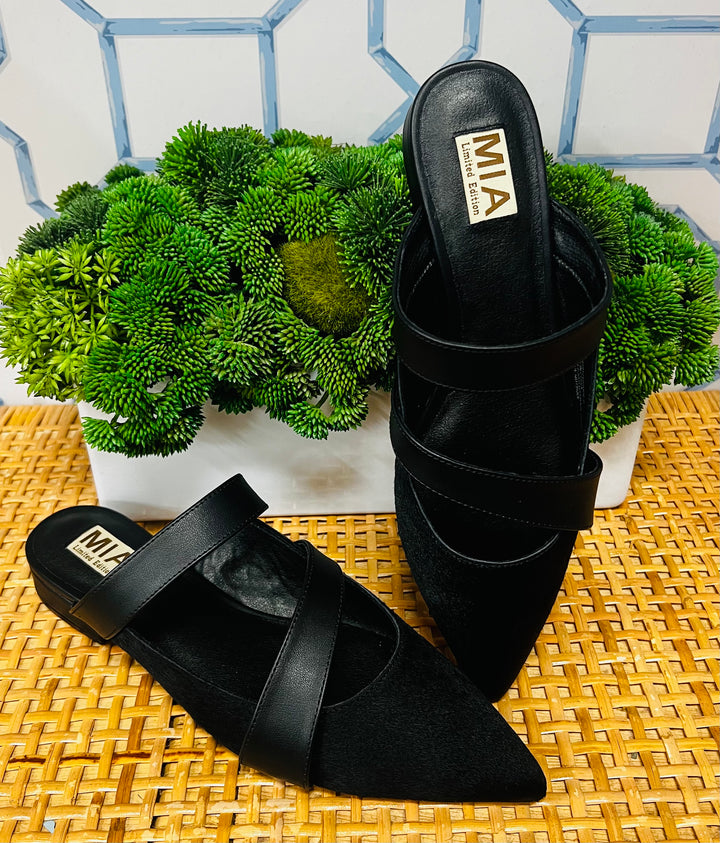 The Abie Flats in Black