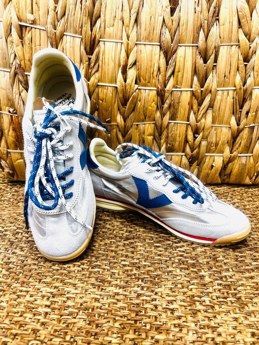 The Victoria Metallic Sneaks in Silver