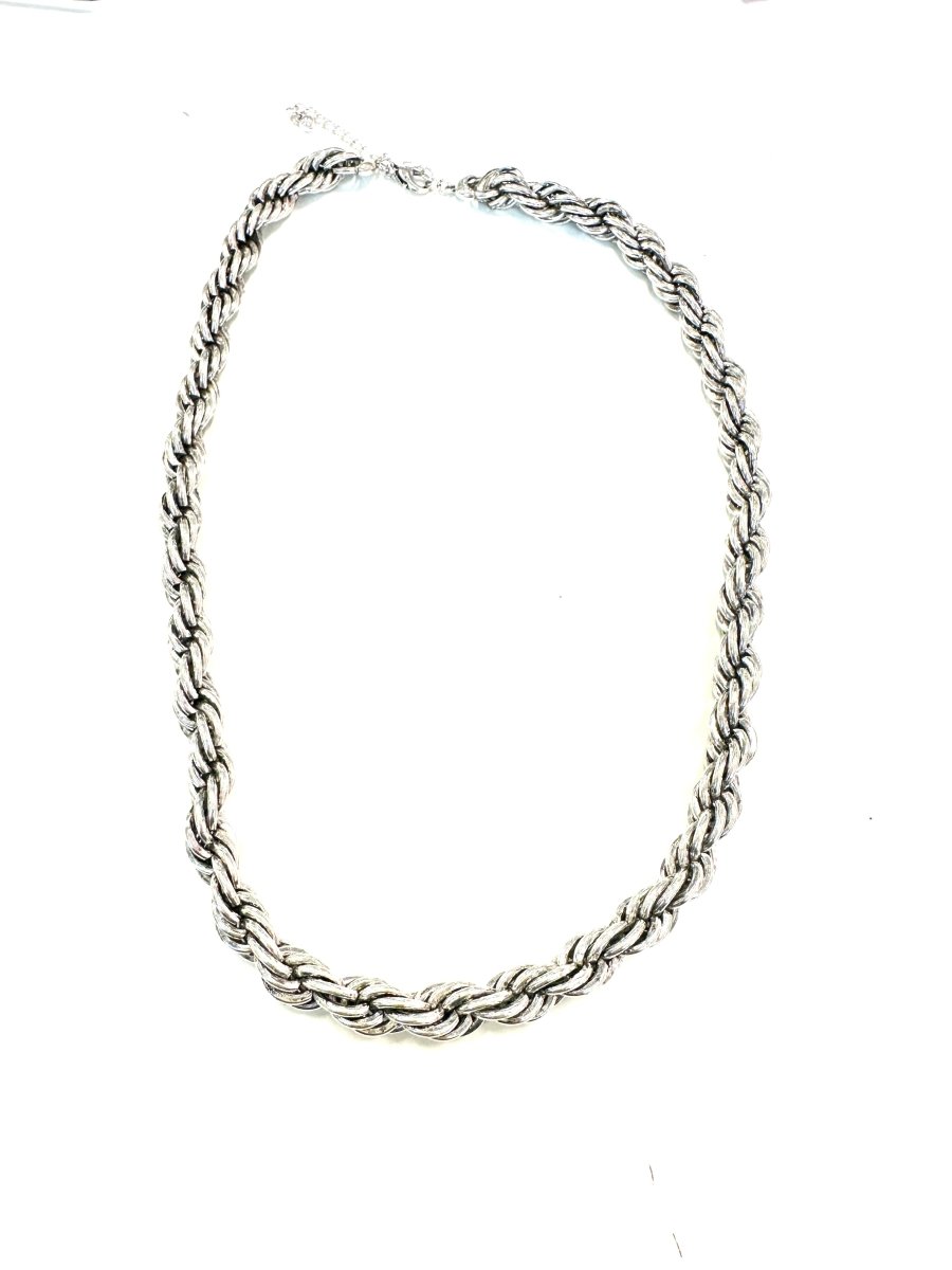 The Vela Necklace