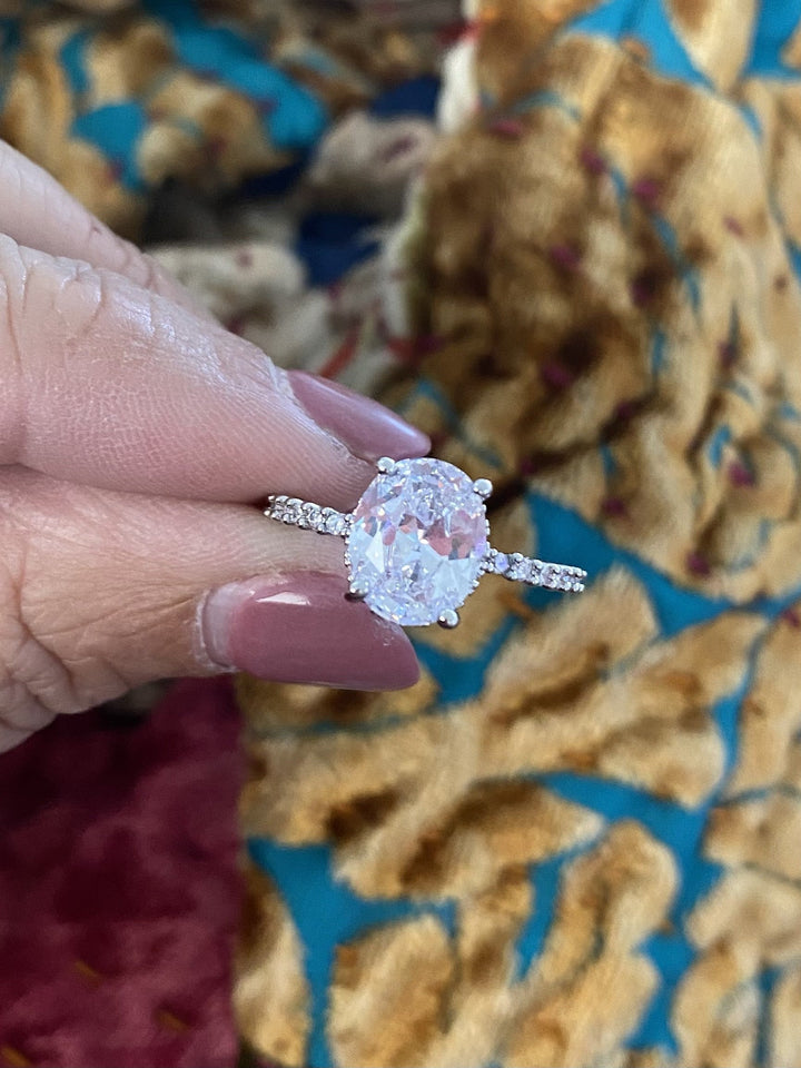 The Oval Upgrade Ring