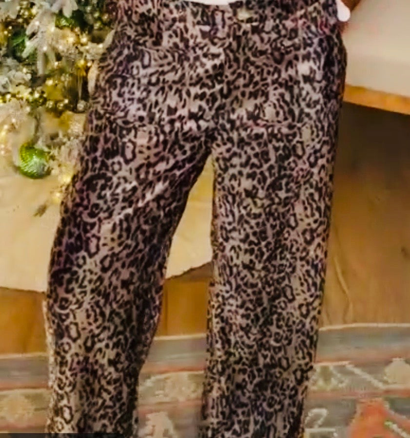 The Leo Button Pocket Pants