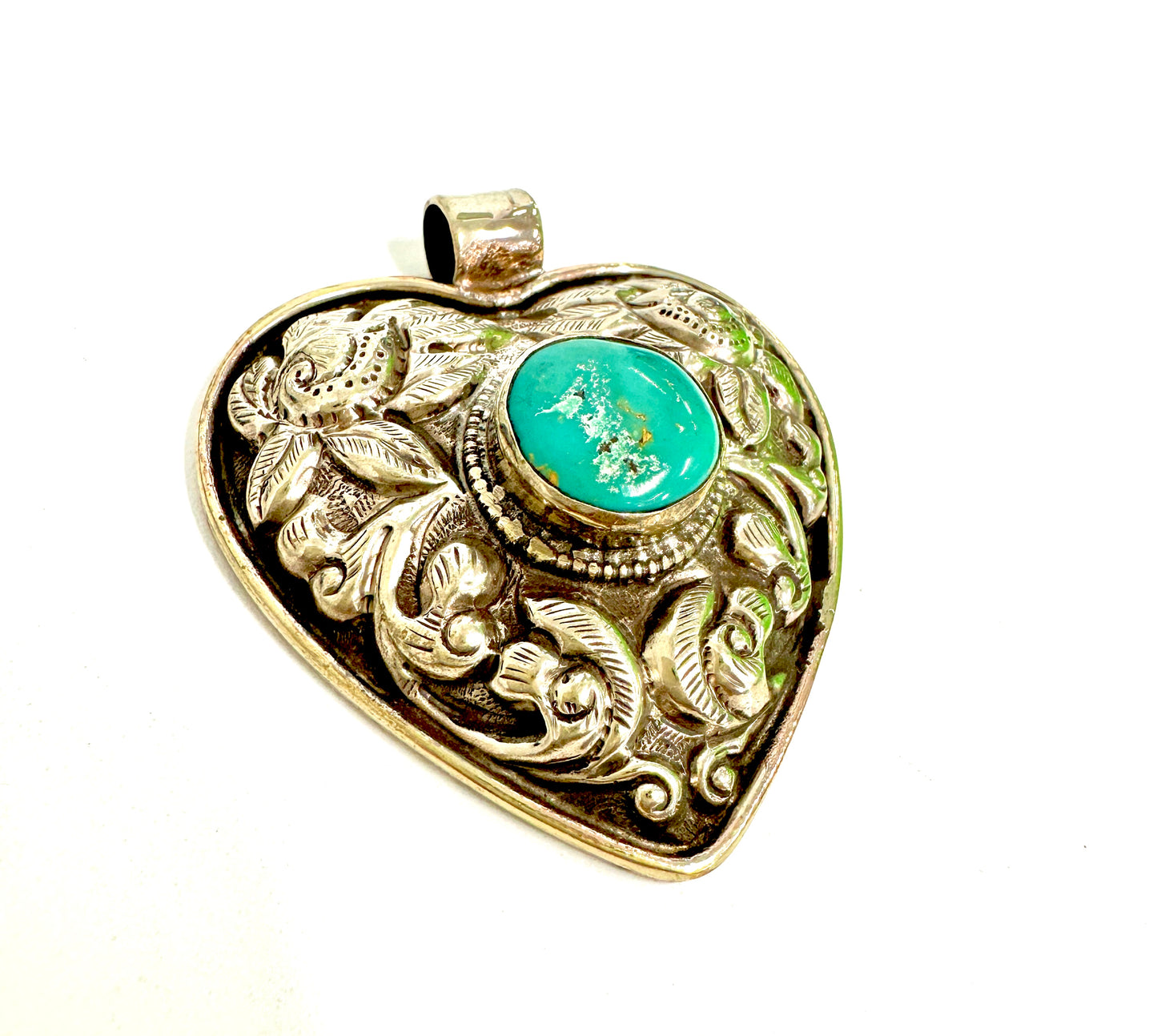 The Heart Pendant with Center Stone