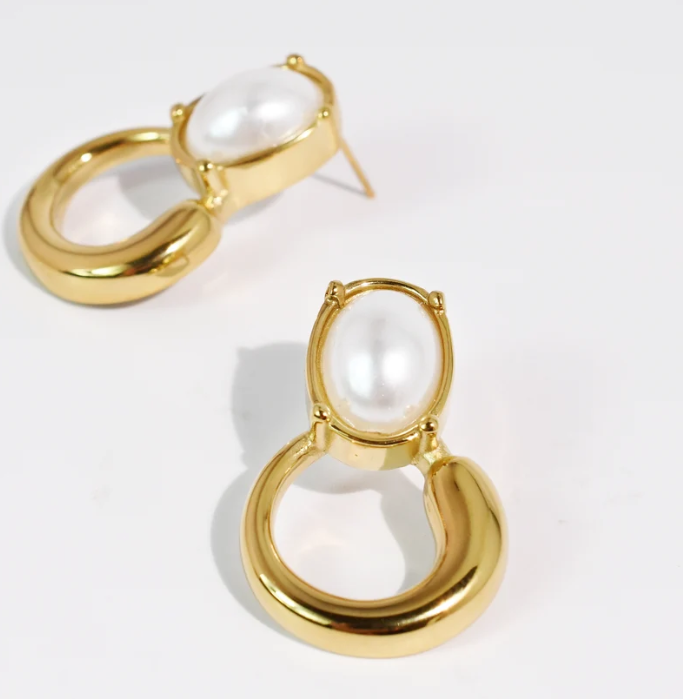 The Pearly Vintage Studs