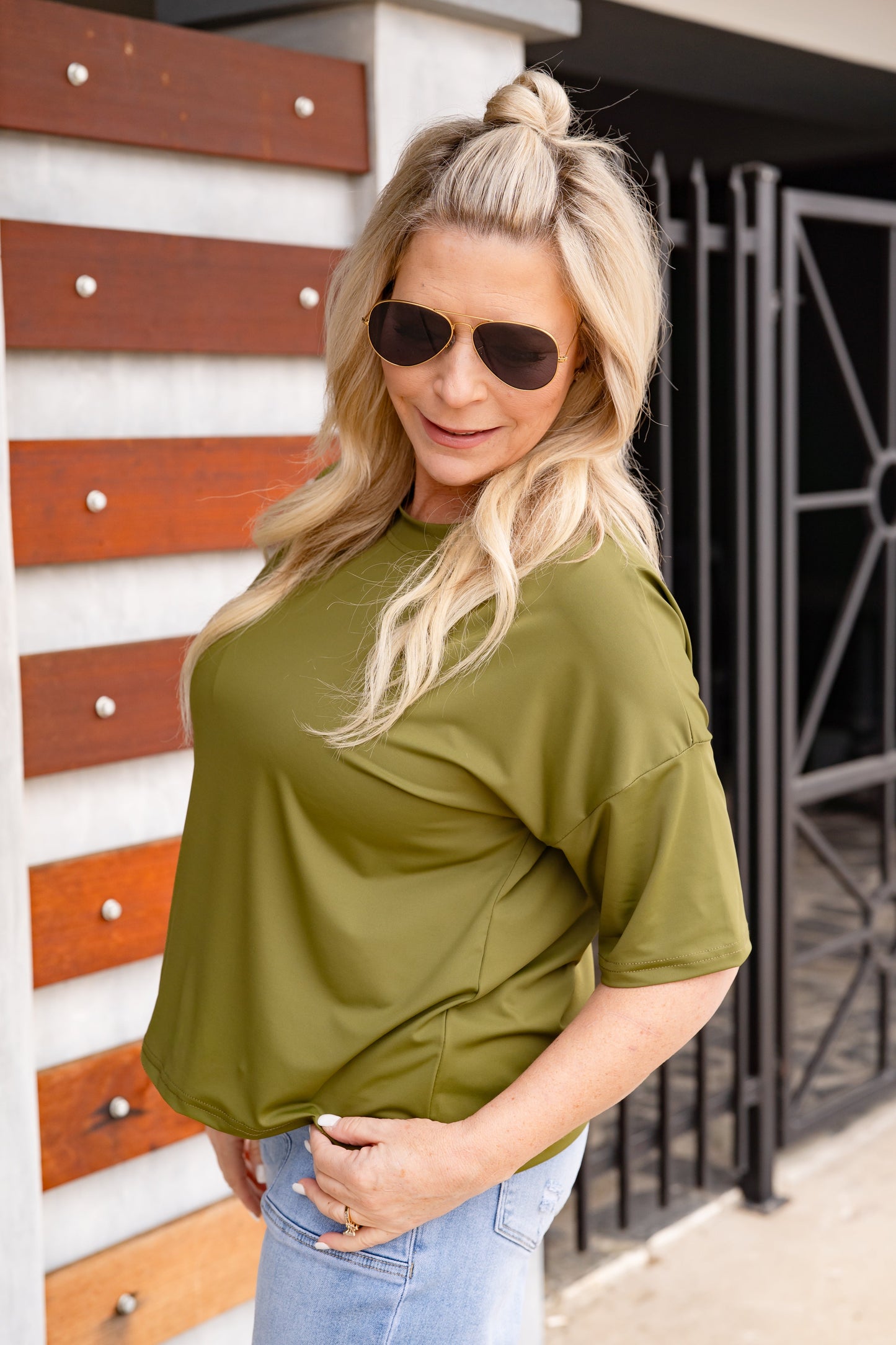 The Buckley Ash Lite Tee-10 Colors