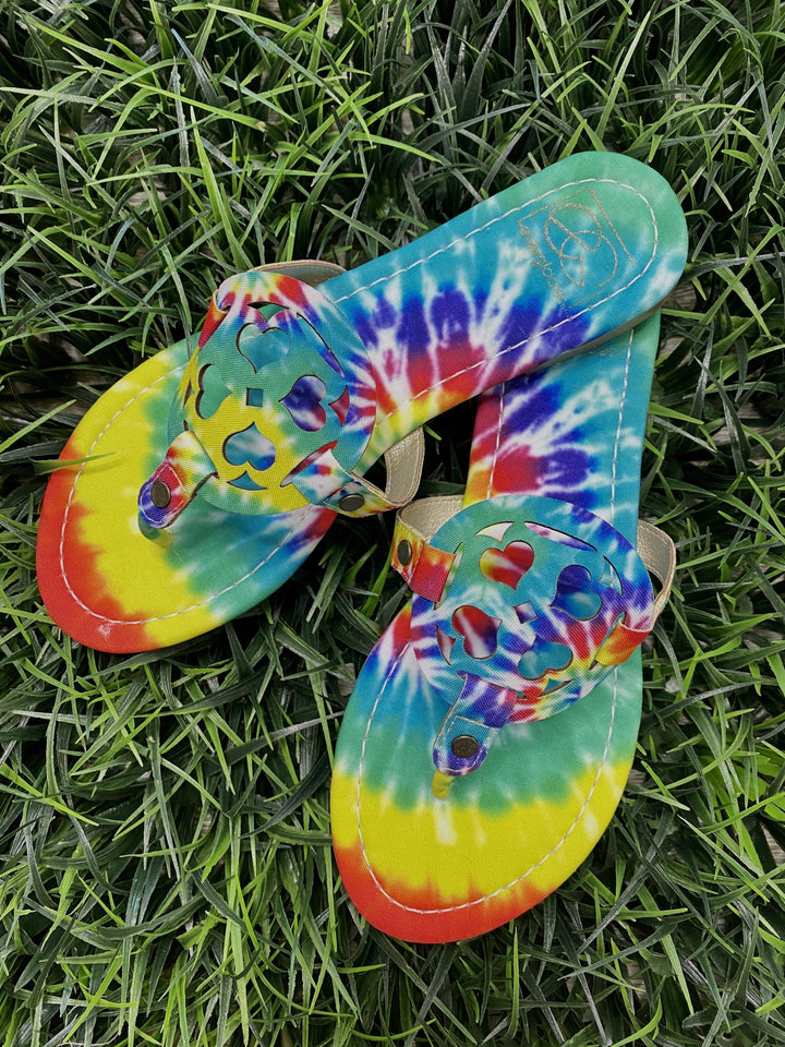 The Groovy Lulu Sandals in Red