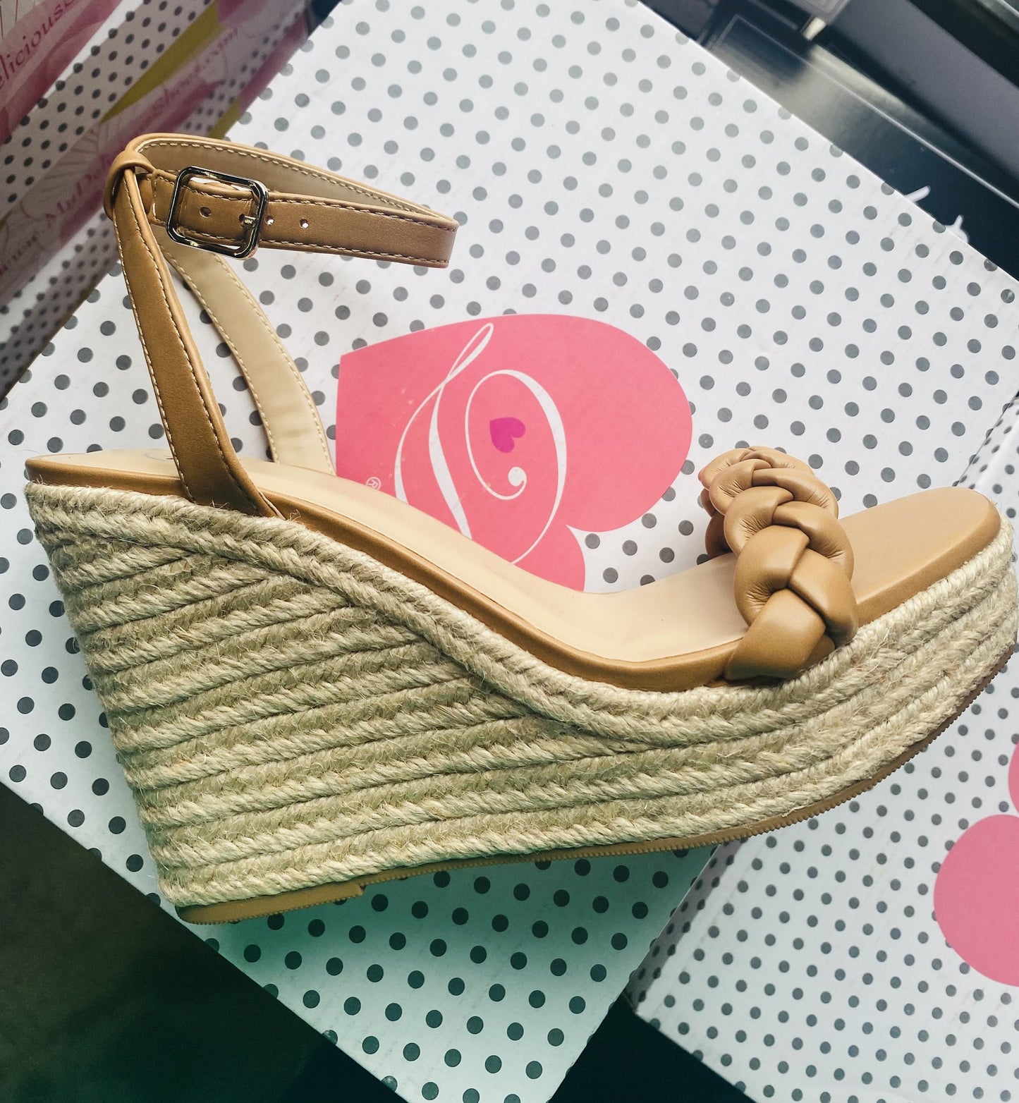 The Bragg Wedge