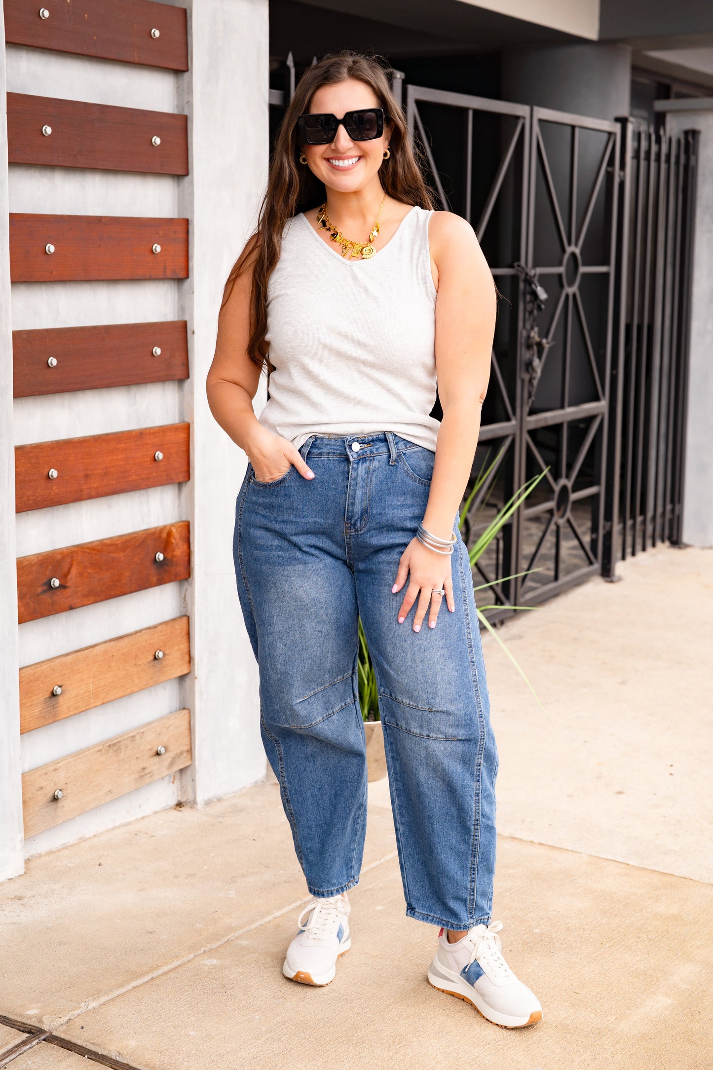 The Buckley Barrel Jeans in Medium
