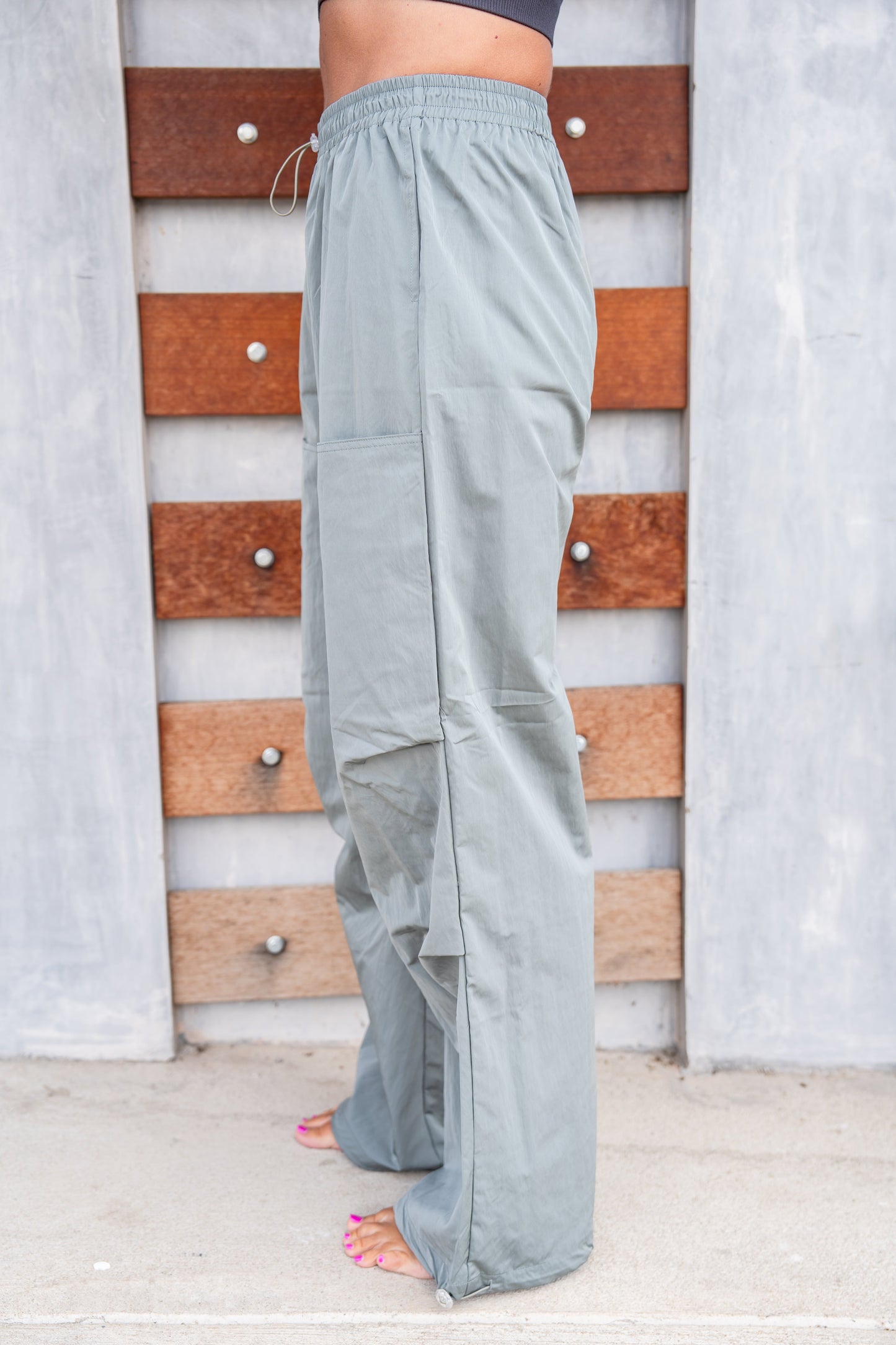 The Wind Pants in Olive - AS