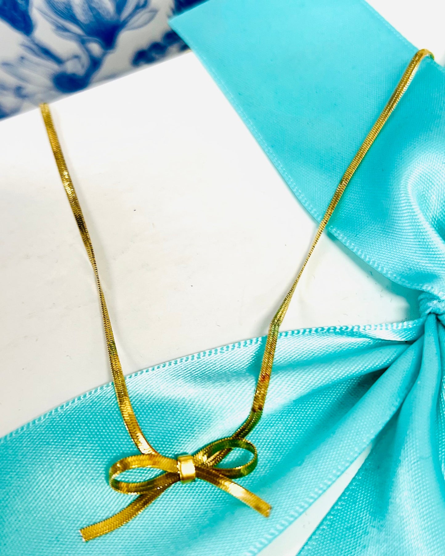 The Soft Bow Necklace