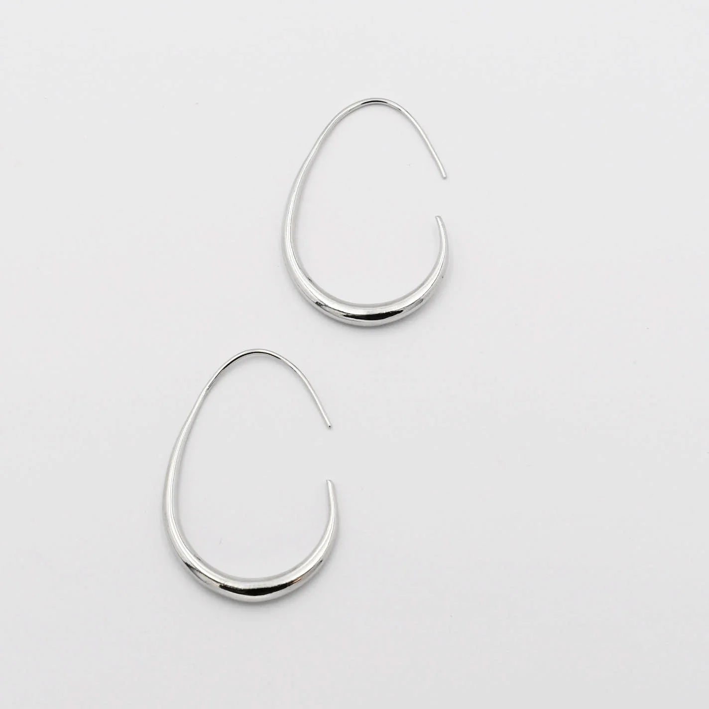 The STEAL Dainty Hoops