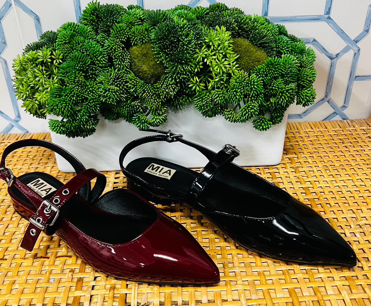 The Aree Flats in 2 Colors