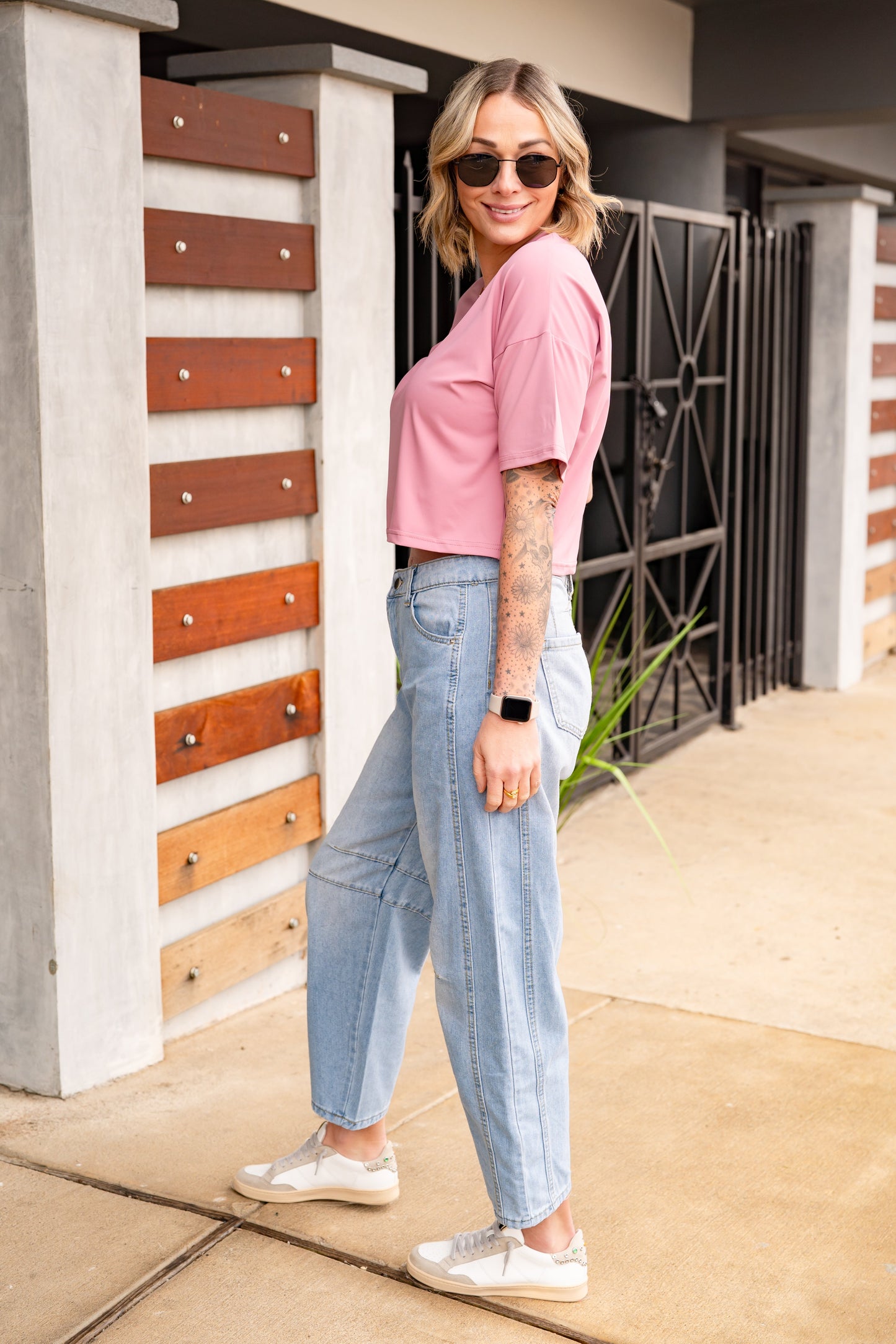 The Buckley Barrel Jeans in Light