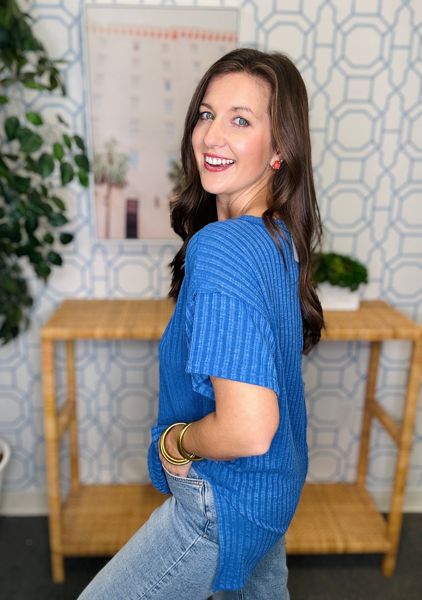 The POL Kenny V Tee- 2 colors