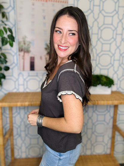 The Scalloped Tee- 3 colors