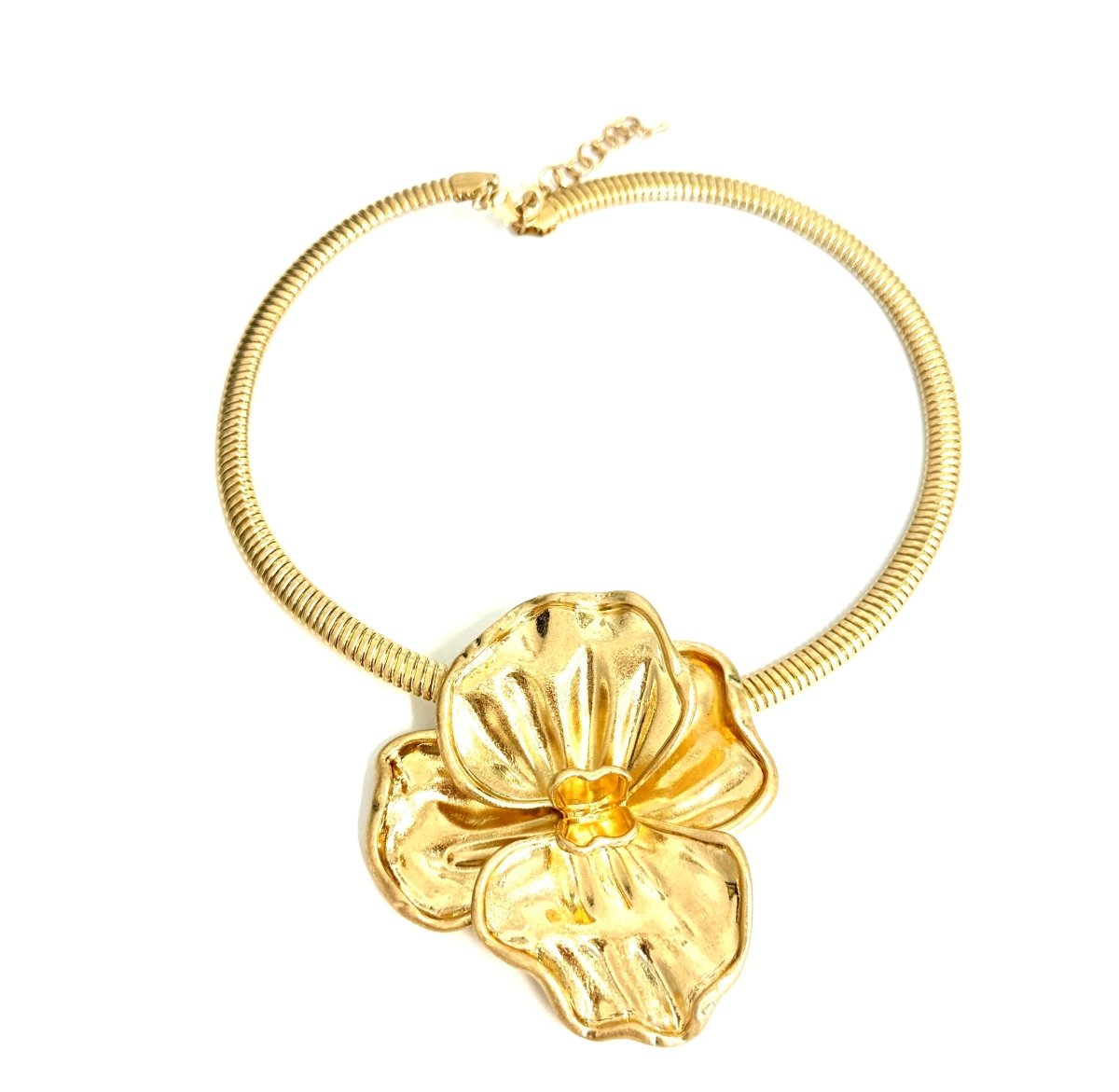 The Pendant Choker- Flower