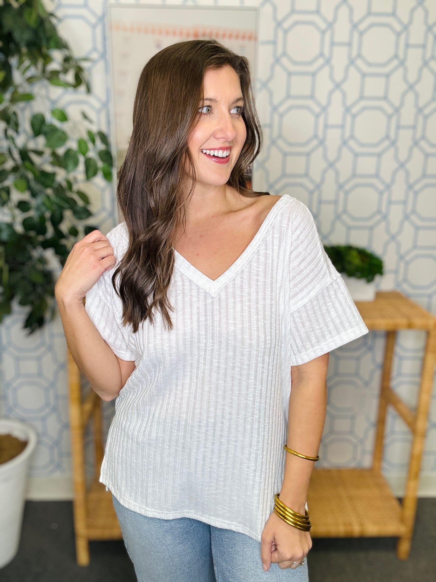 The POL Kenny V Tee- 2 colors