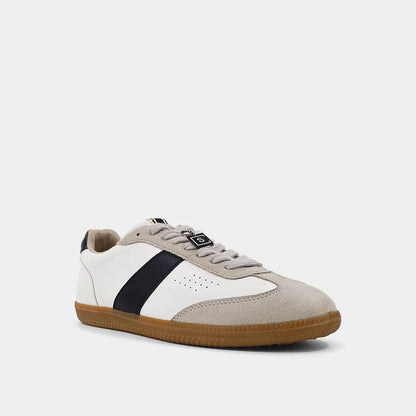 The B&W Sydney Sneaks