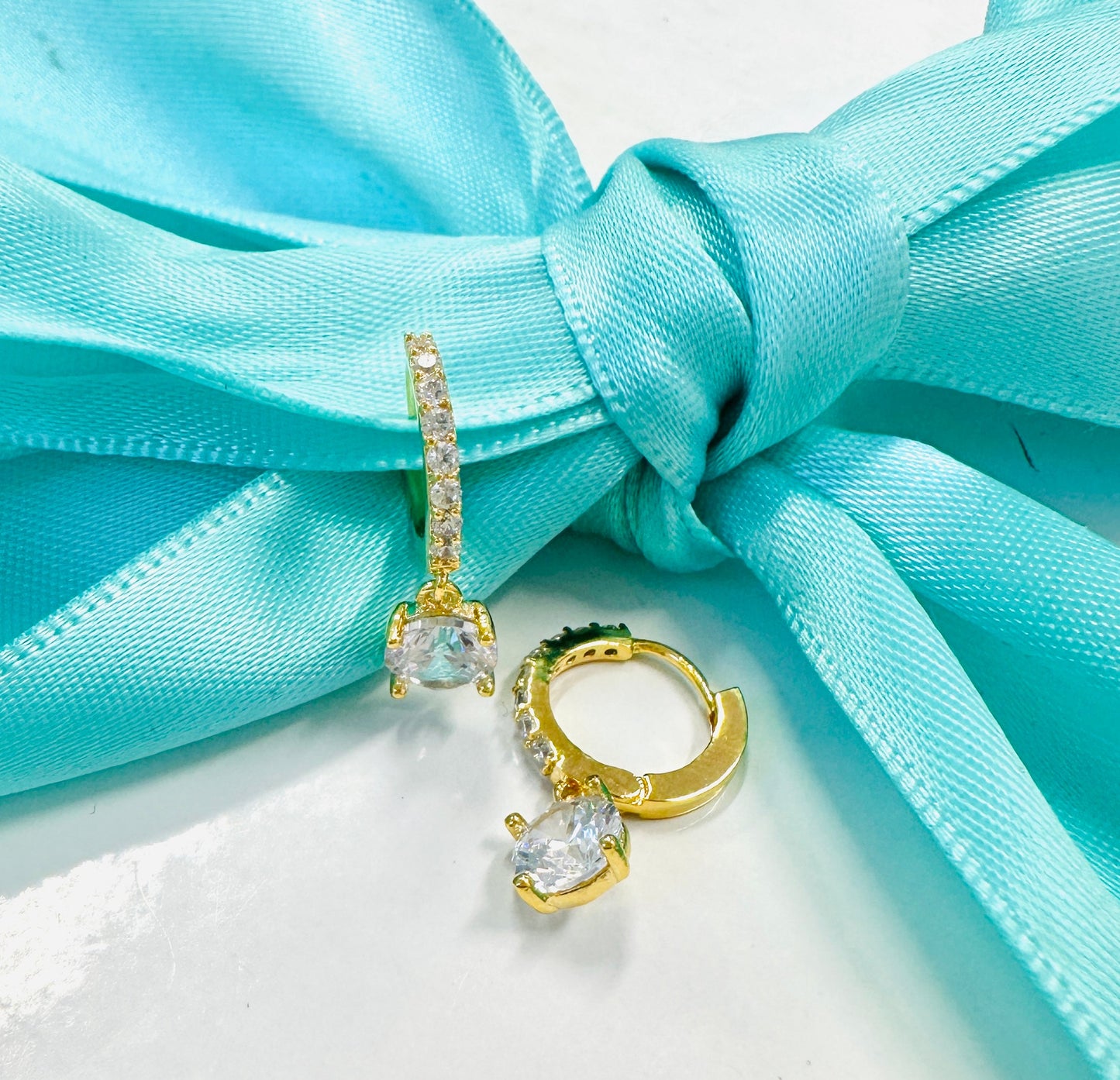The Clara Huggie Hoops