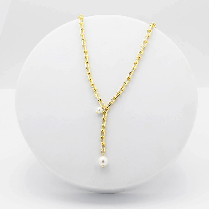 The STEAL Dangle Pearl Necklace