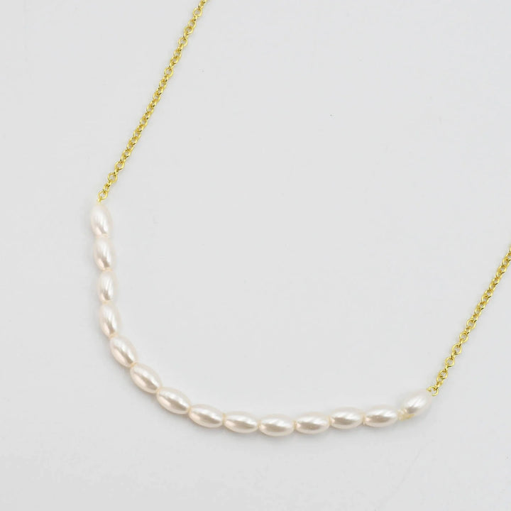 The STEAL Carrie Pearl Necklace