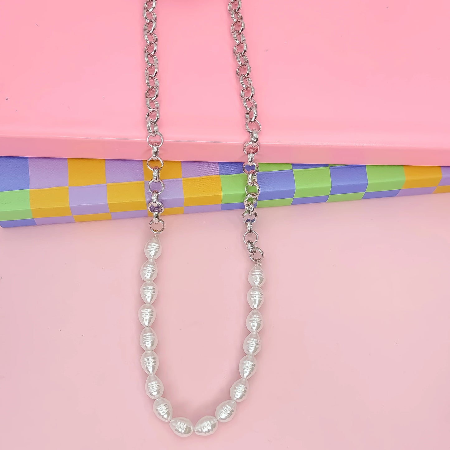 The STEAL Pearl Pop Necklace