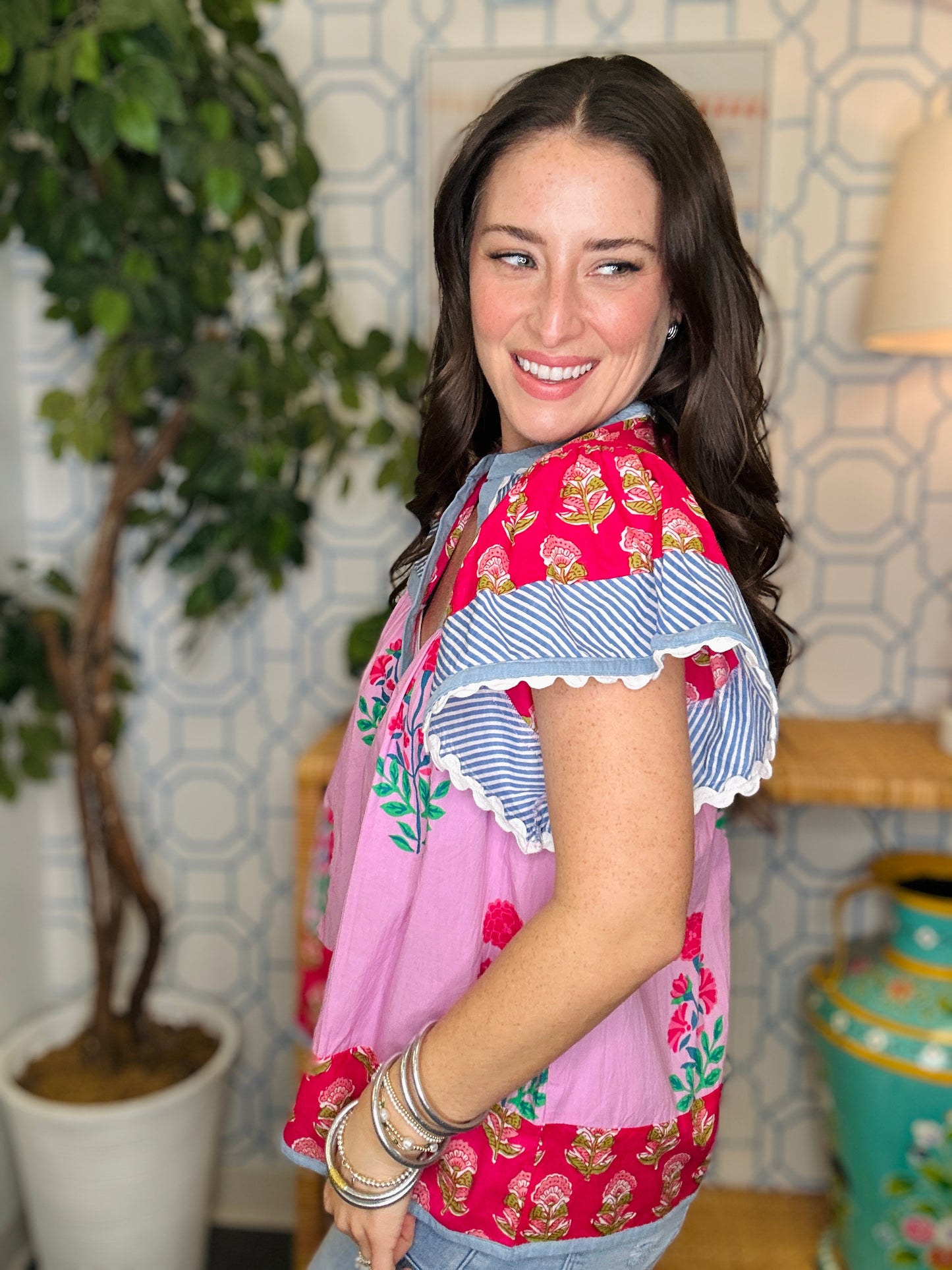 The Sidney Sings Top