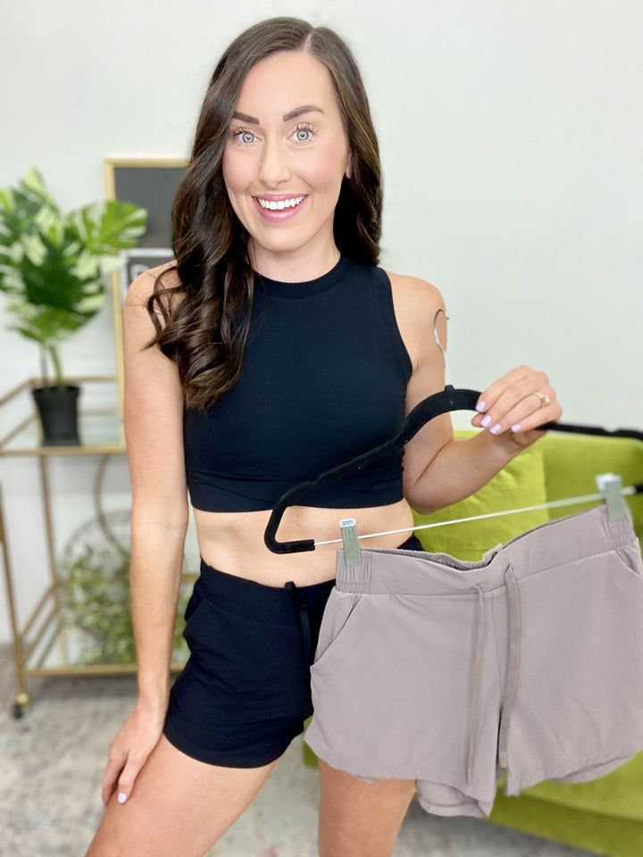 The Noah Shorts in 2 Colors
