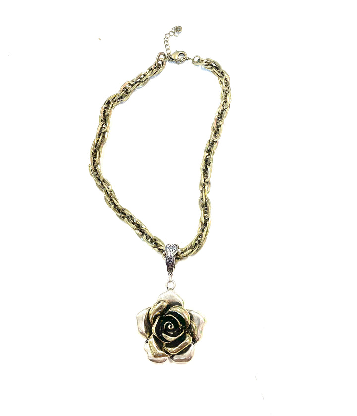 The Open Flower Necklace