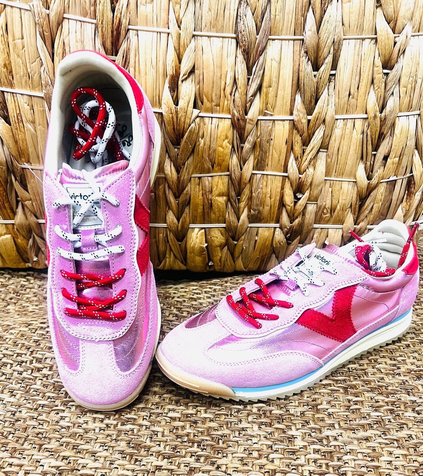 The Victoria Metallic Sneaks in Pink