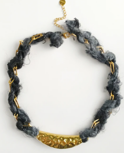 Don't Get It Twisted Collar