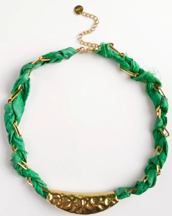 Don't Get It Twisted Collar