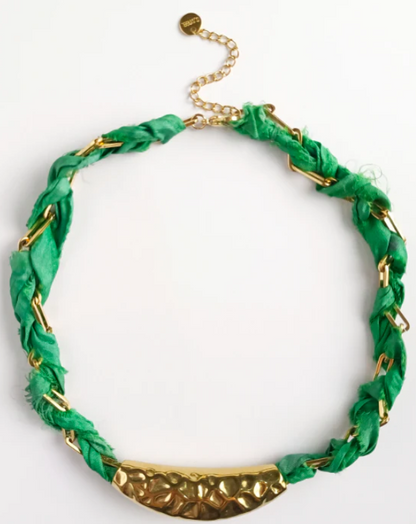 Don't Get It Twisted Collar