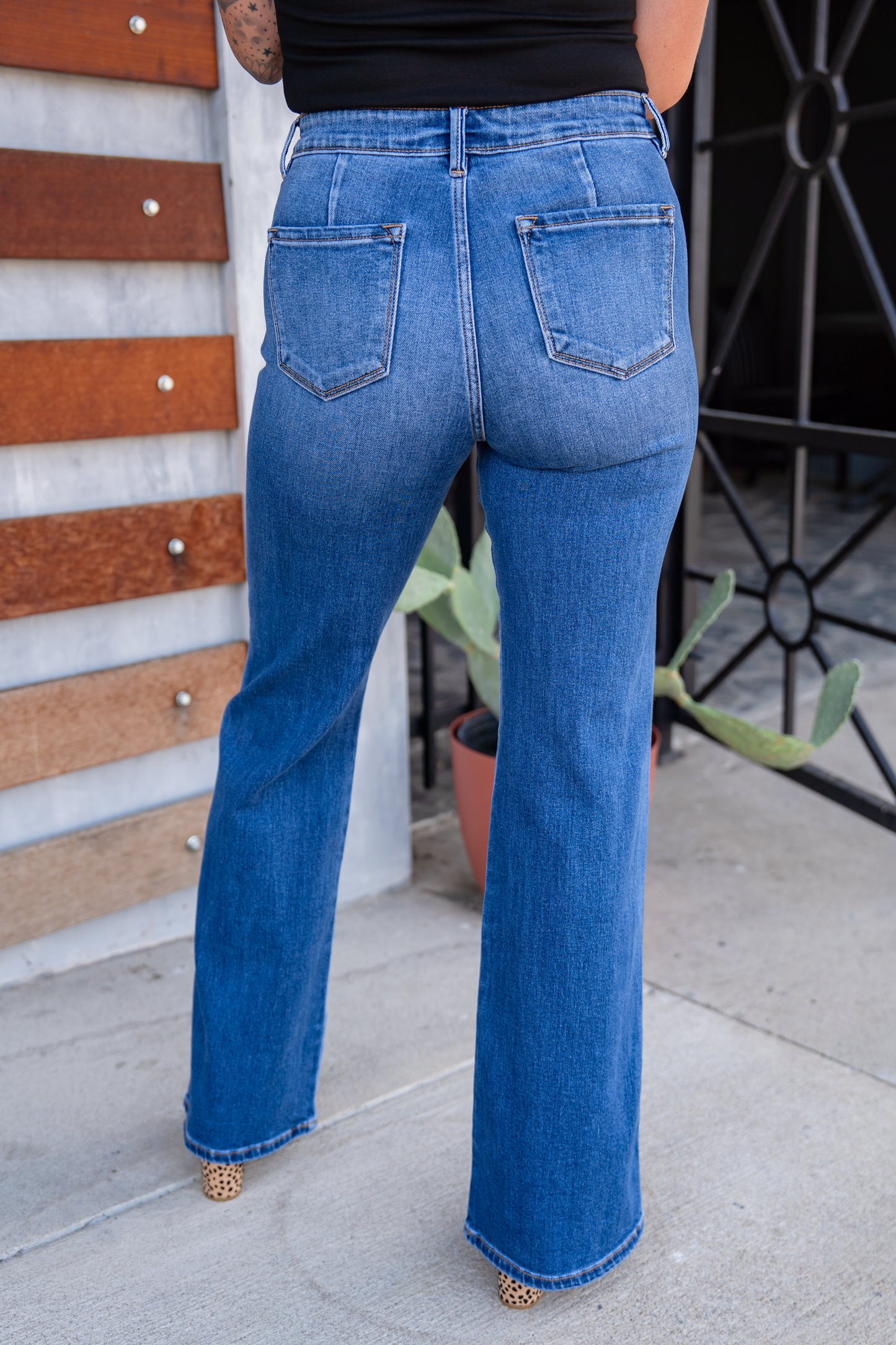 The Stuer Flares in Medium