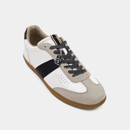 The B&W Sydney Sneaks