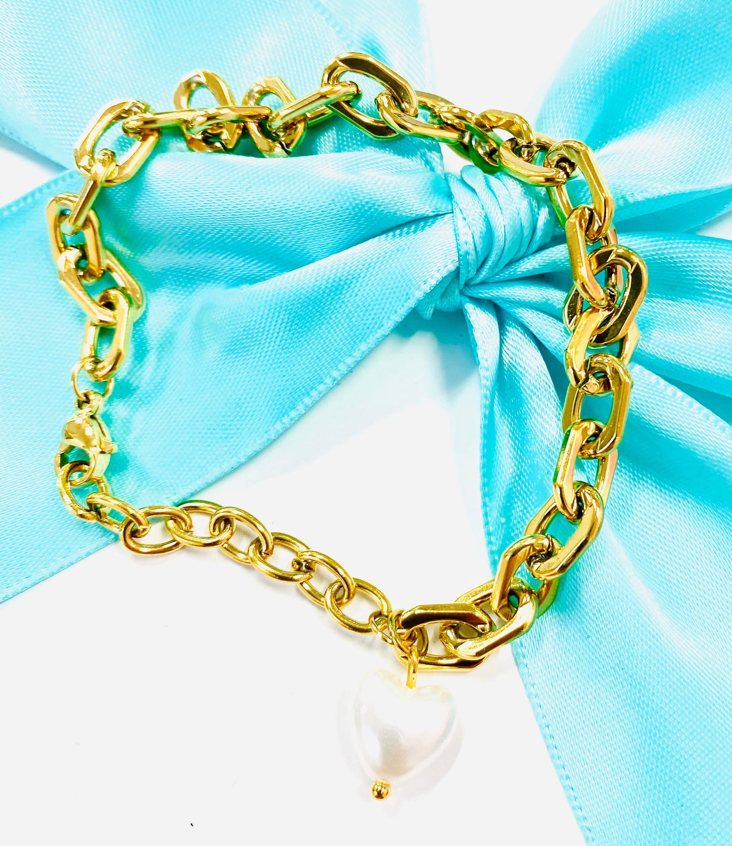 The Buckley Heart Drop Pearl Bracelet