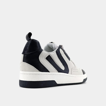 The Black Sybil Sneaks