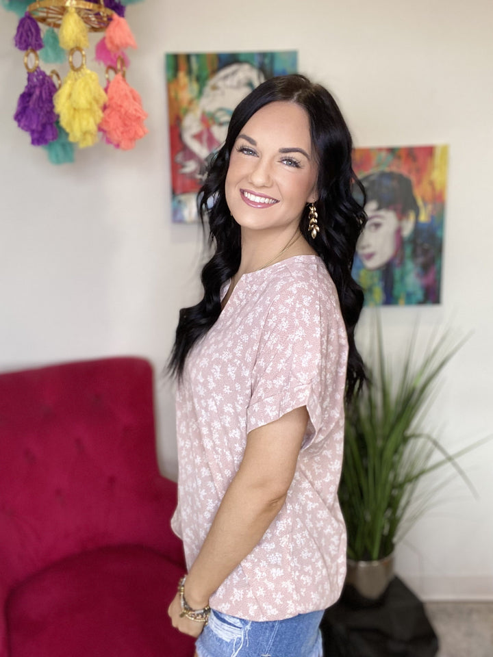 The Ditzy Floral Top in 2 Colors - All Sizes