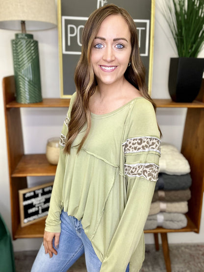 The Seams to Me Top in 2 Colors