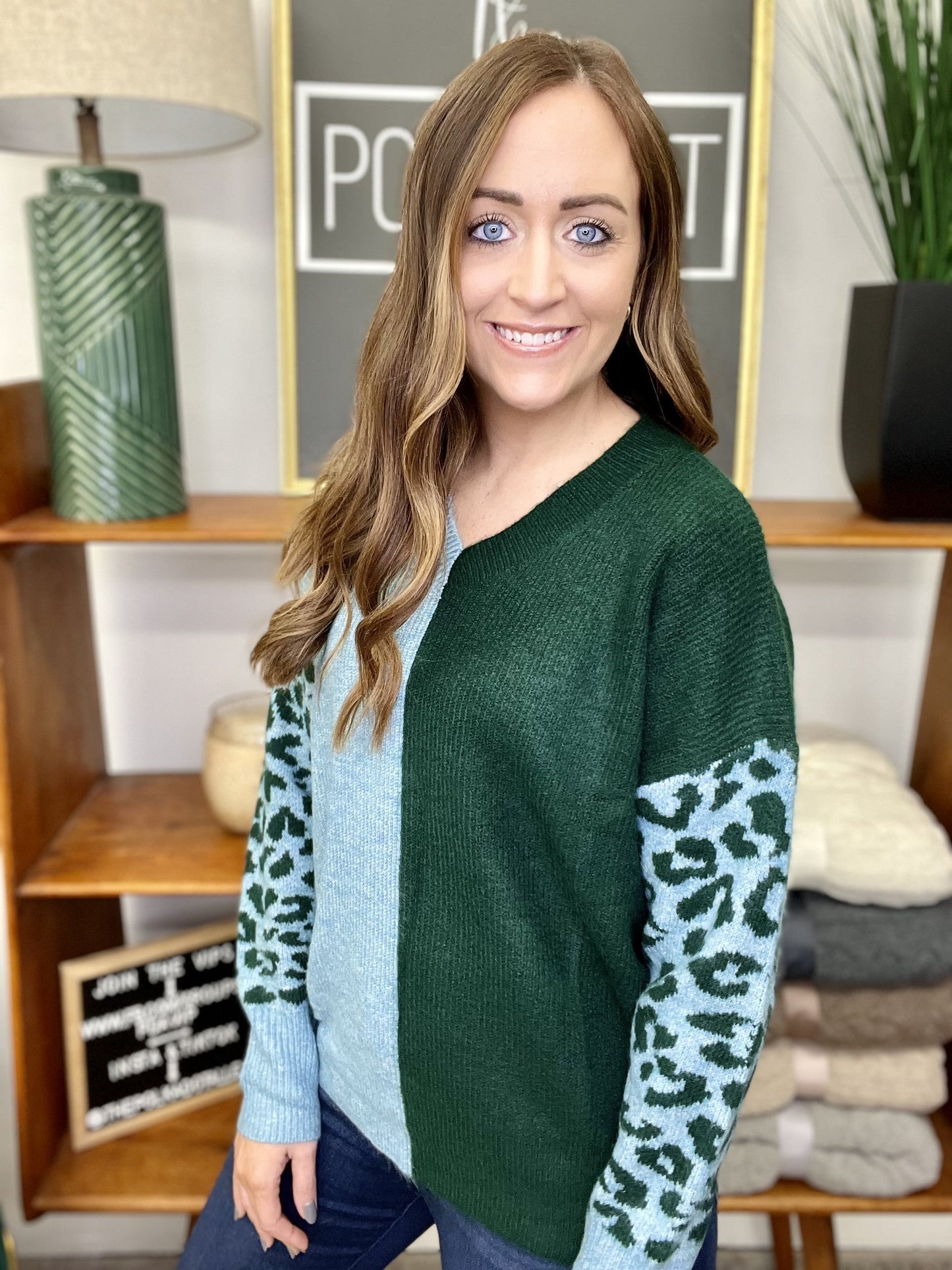 The Leo Sleeve Sweater-2 Colors
